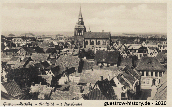 1943 - Güstrow - Stadtbild mit Pfarrkirche